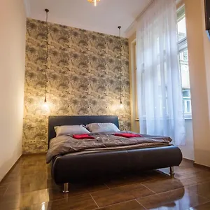 https://elegant-fashionstreet-apartment.inbudapesthotels.com